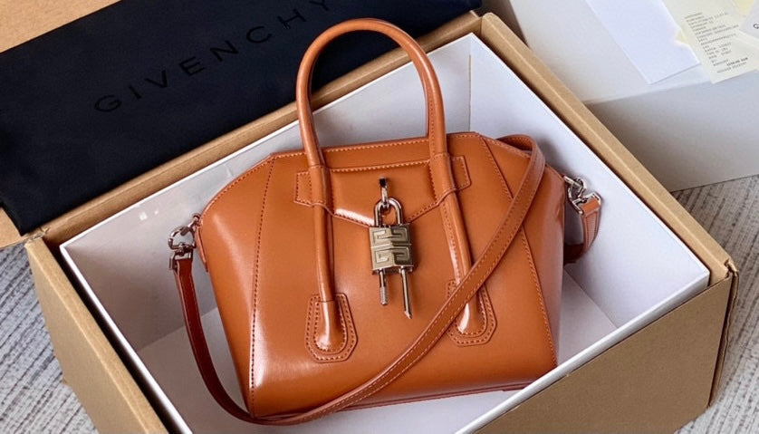 Antigona Padlock Bag