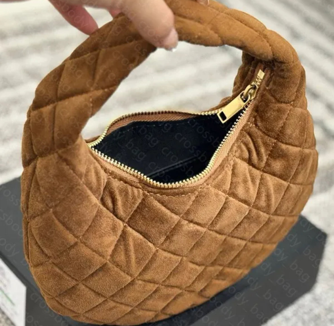 ¥$L Hoop Bag