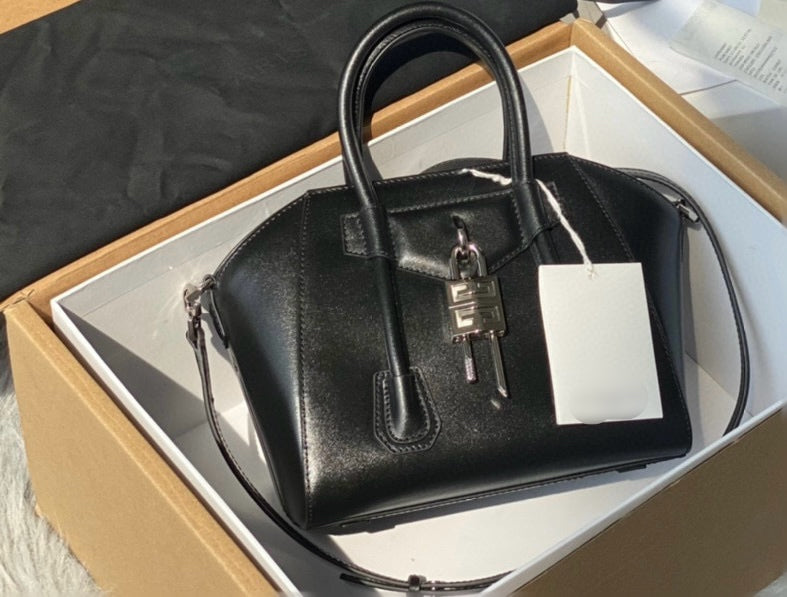 Antigona Padlock Bag